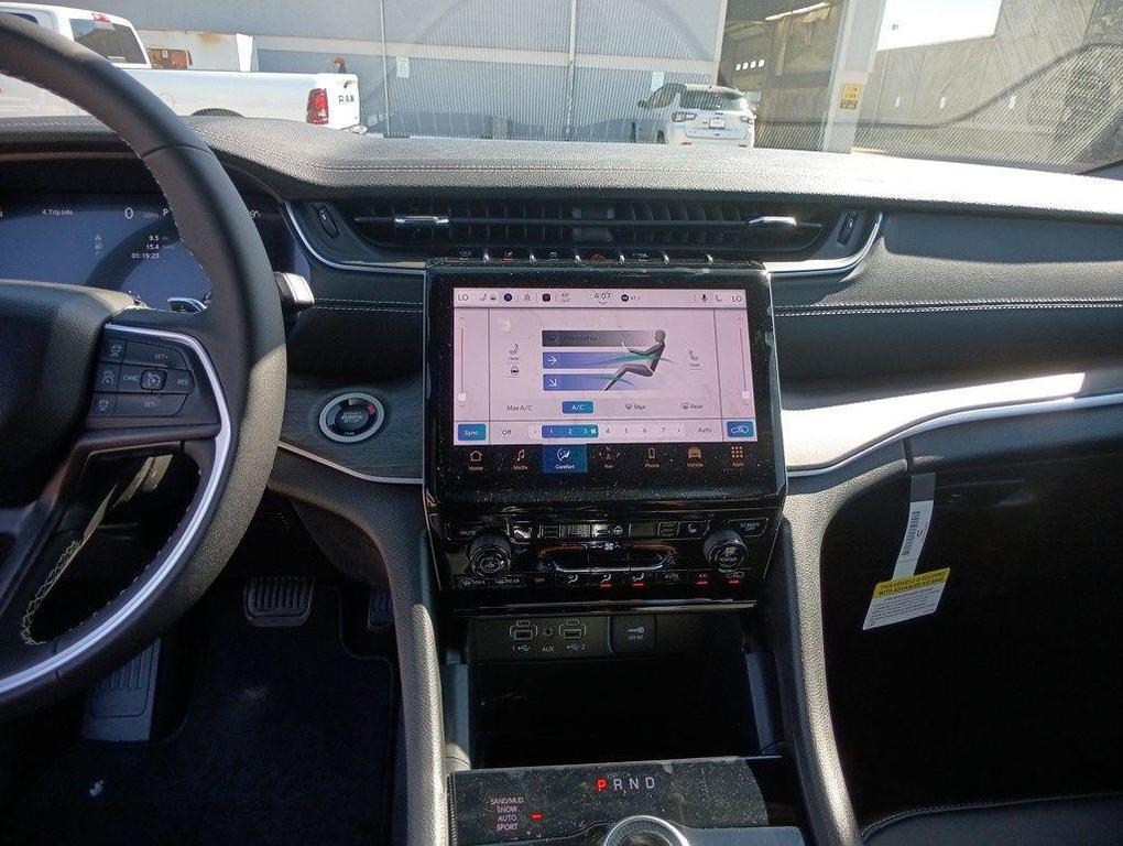 new 2025 Jeep Grand Cherokee car, priced at $45,840
