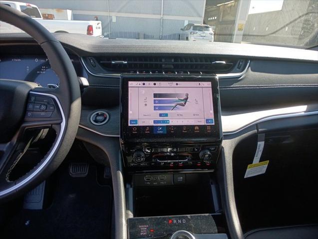 new 2025 Jeep Grand Cherokee car, priced at $45,564