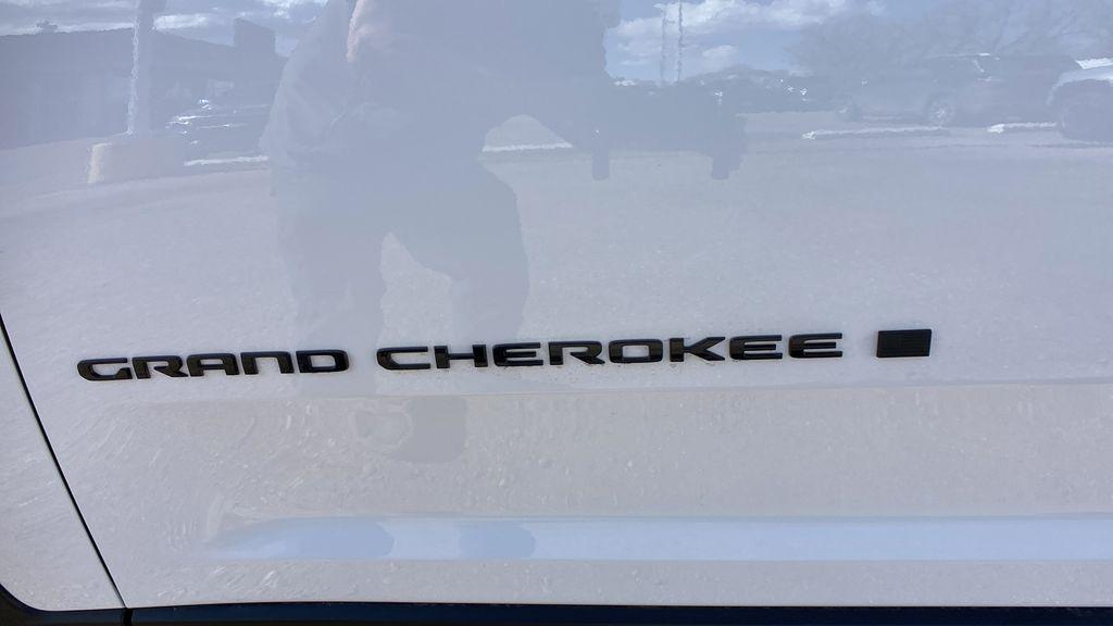 new 2025 Jeep Grand Cherokee car, priced at $40,626