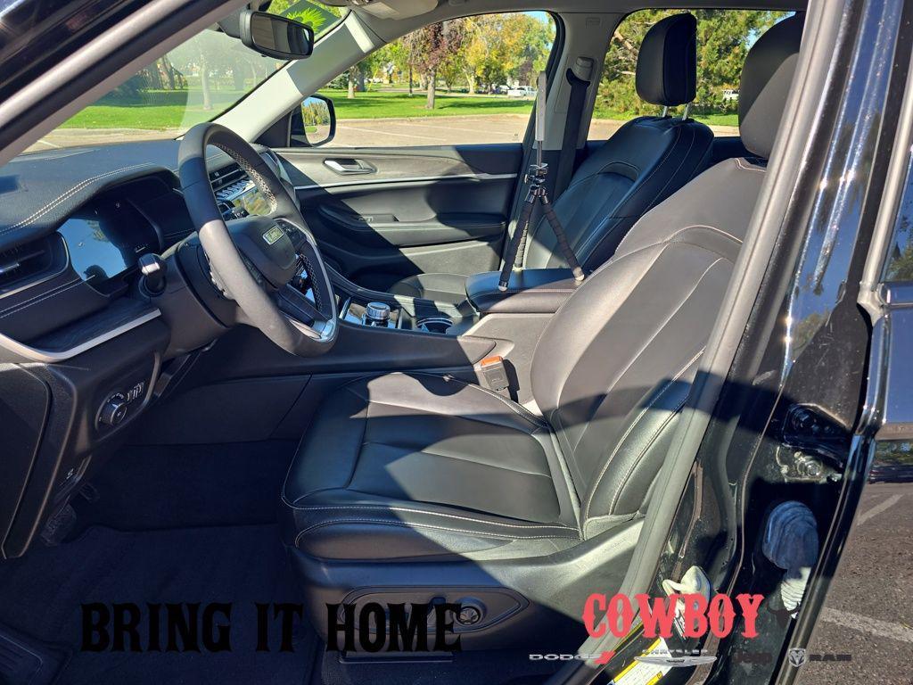 used 2023 Jeep Grand Cherokee car, priced at $31,652