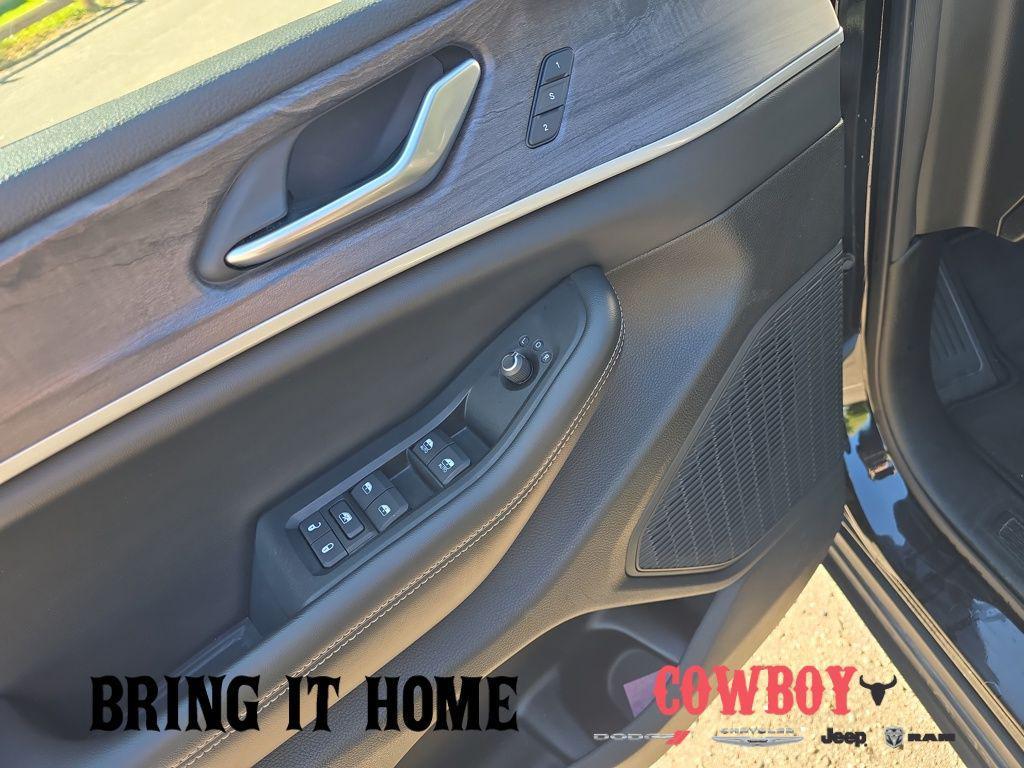 used 2023 Jeep Grand Cherokee car, priced at $31,652