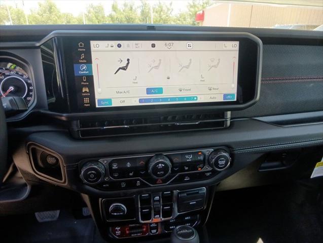 new 2025 Jeep Gladiator car, priced at $52,062