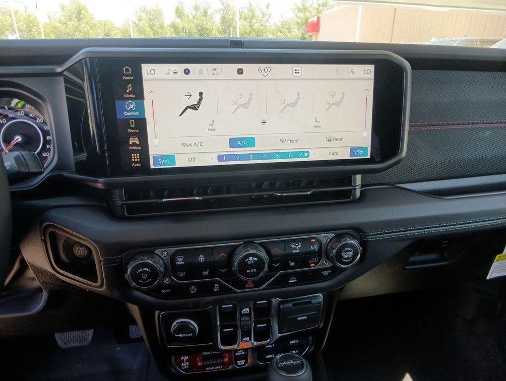 new 2025 Jeep Gladiator car, priced at $52,513