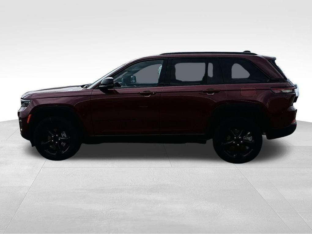 new 2025 Jeep Grand Cherokee car, priced at $41,612
