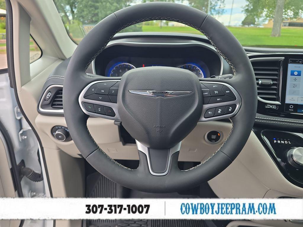 used 2024 Chrysler Pacifica car, priced at $40,391