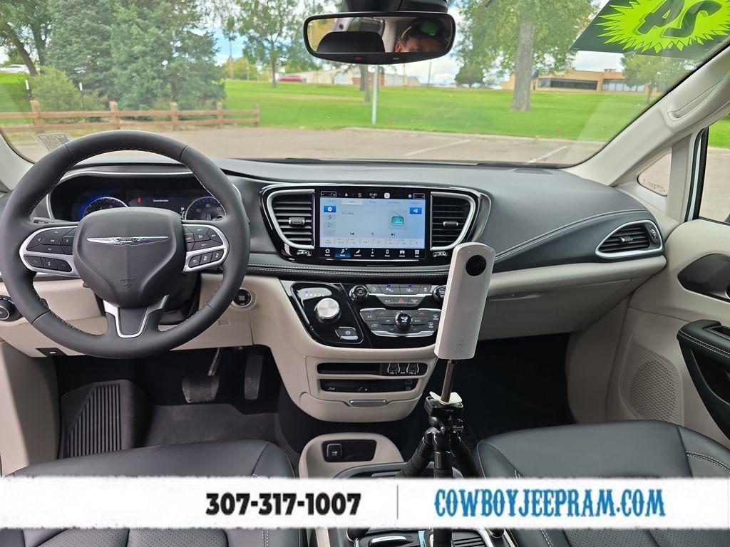 used 2024 Chrysler Pacifica car, priced at $40,391