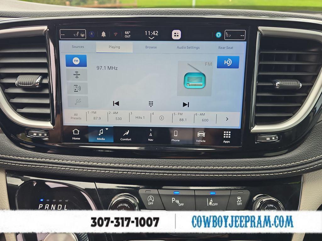 used 2024 Chrysler Pacifica car, priced at $40,391