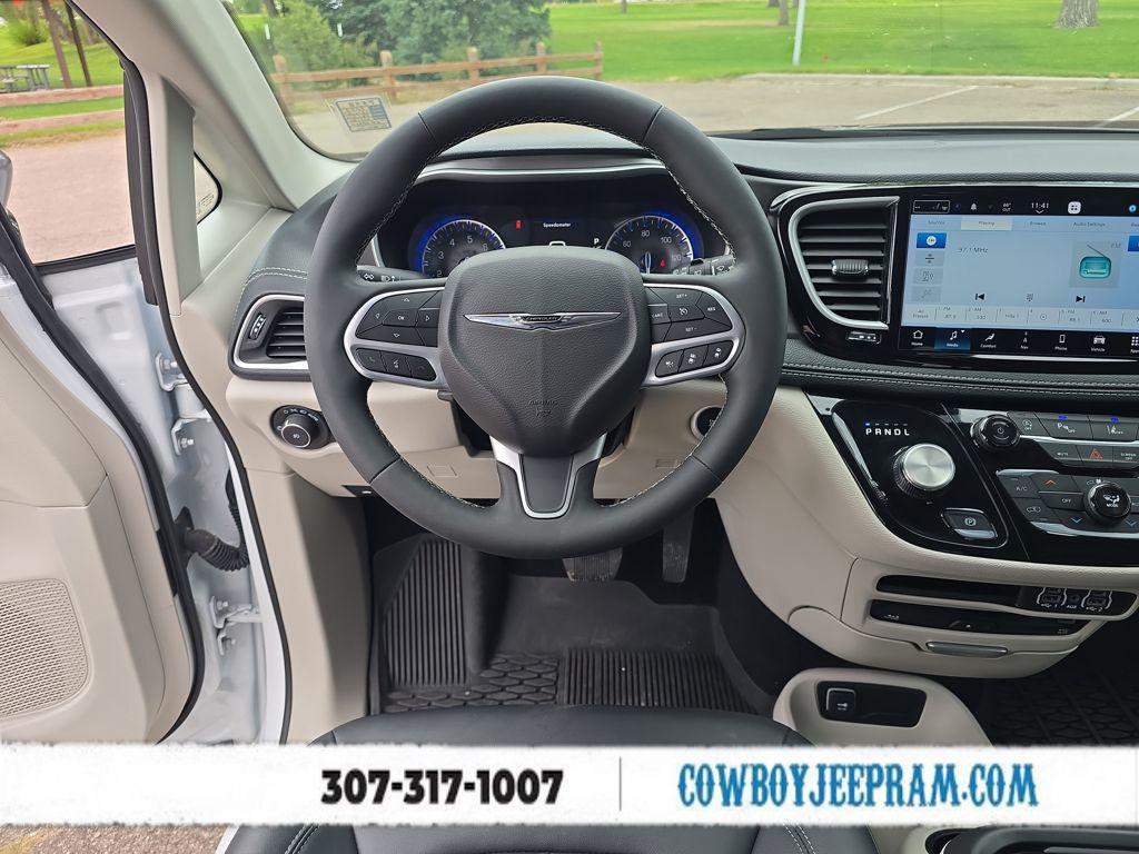 used 2024 Chrysler Pacifica car, priced at $40,391
