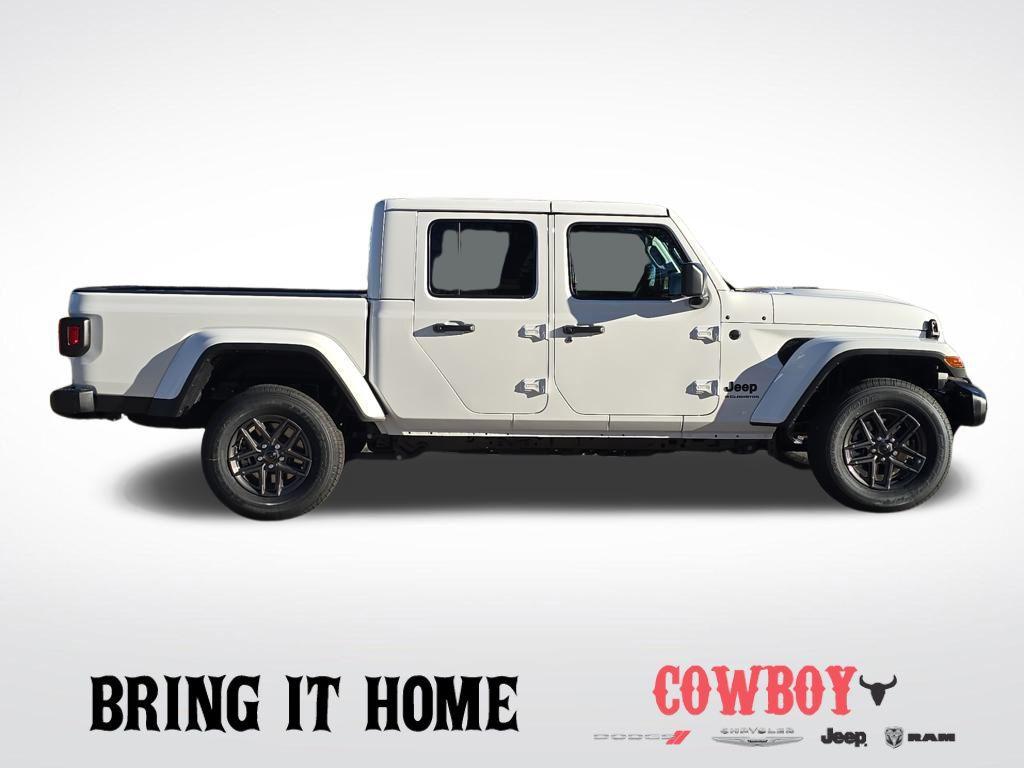 new 2026 Jeep Gladiator car, priced at $48,334
