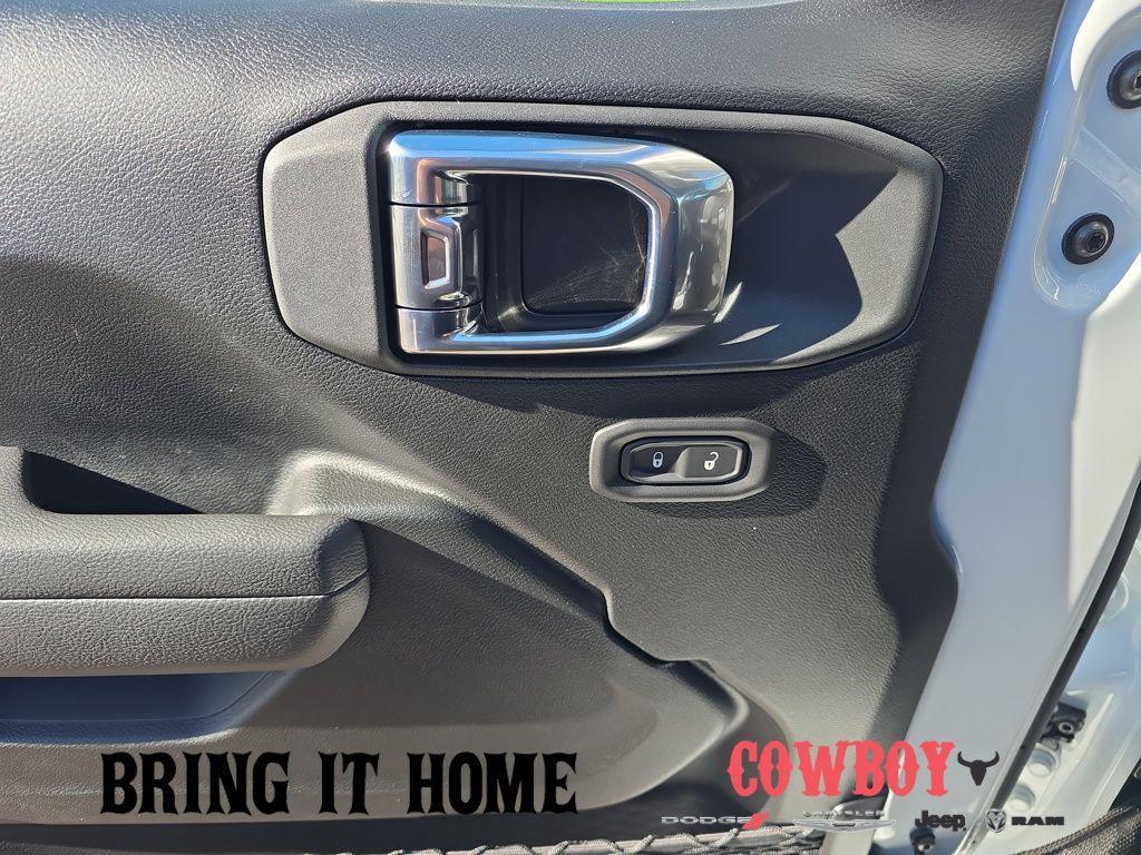 new 2026 Jeep Wrangler car, priced at $40,657