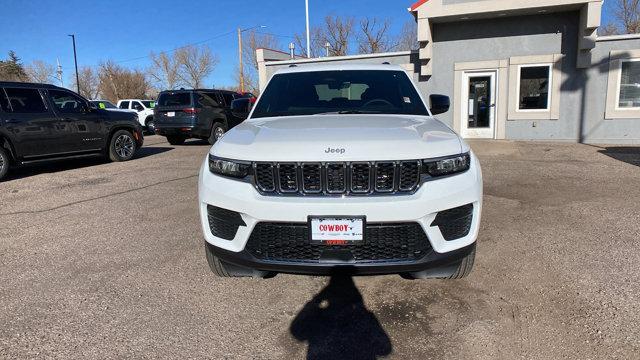 new 2025 Jeep Grand Cherokee car, priced at $38,875