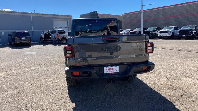 new 2024 Jeep Gladiator car, priced at $46,442