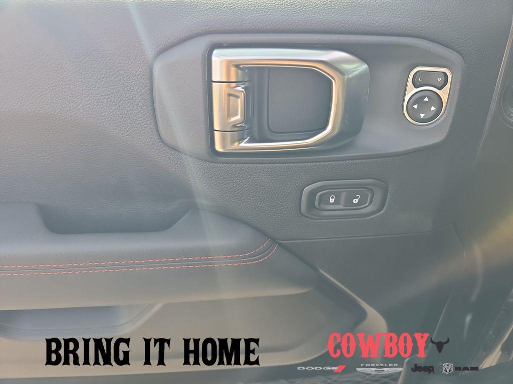 new 2025 Jeep Wrangler car, priced at $60,329