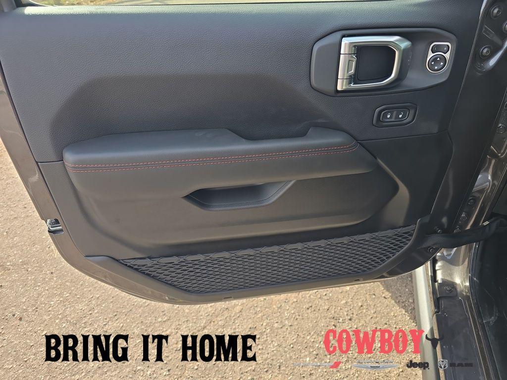 new 2025 Jeep Wrangler car, priced at $60,329