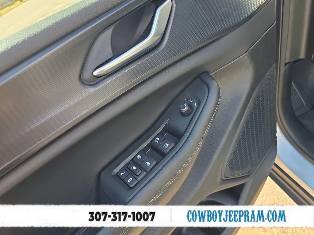 used 2024 Jeep Grand Cherokee car, priced at $33,920