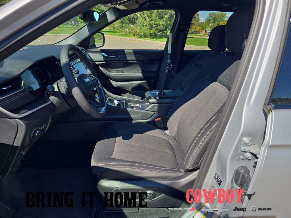 used 2024 Jeep Grand Cherokee car, priced at $32,495