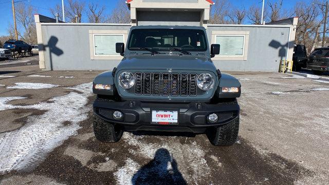 new 2025 Jeep Gladiator car, priced at $39,947