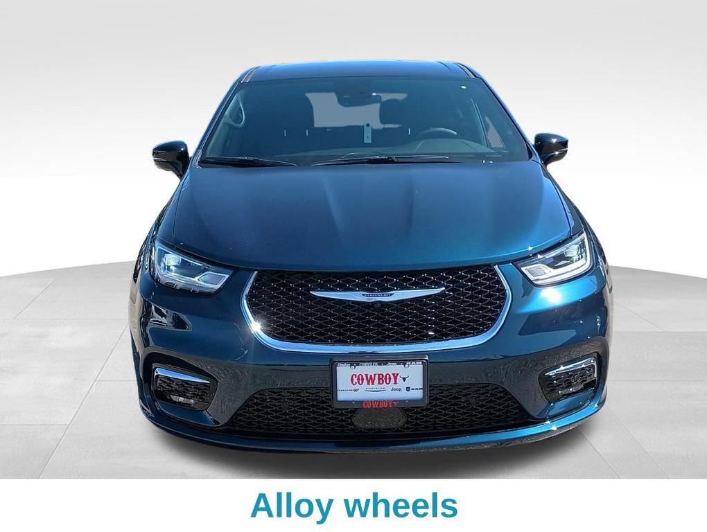 new 2025 Chrysler Pacifica car, priced at $42,090