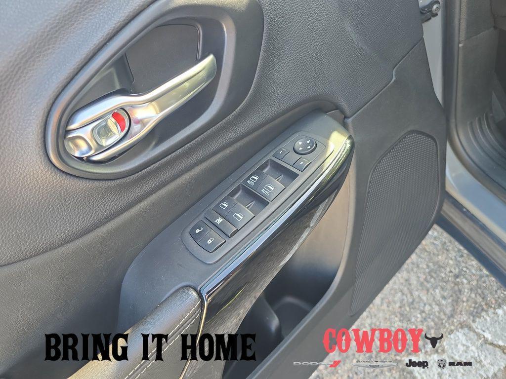 used 2023 Jeep Cherokee car, priced at $24,295