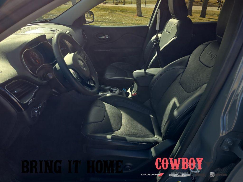 used 2023 Jeep Cherokee car, priced at $24,295