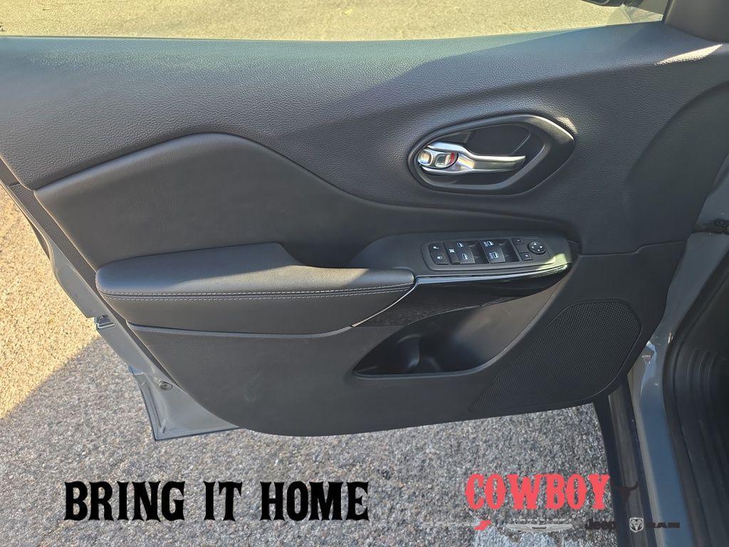 used 2023 Jeep Cherokee car, priced at $24,295