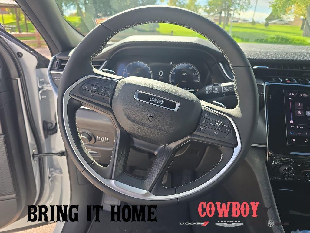 new 2025 Jeep Grand Cherokee car, priced at $42,172