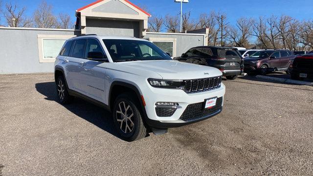 new 2025 Jeep Grand Cherokee car, priced at $43,195