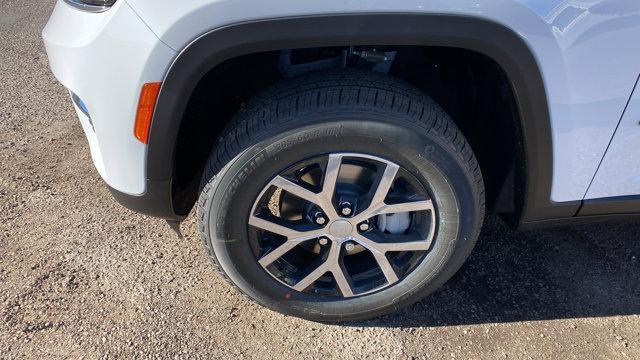 new 2025 Jeep Grand Cherokee car, priced at $43,195