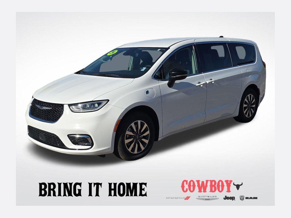 used 2024 Chrysler Pacifica Hybrid car, priced at $33,295