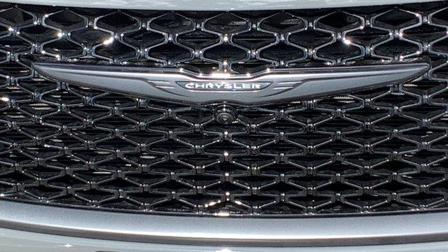 new 2023 Chrysler Pacifica Hybrid car, priced at $49,425