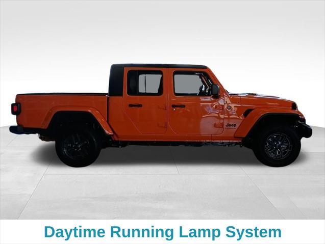 new 2025 Jeep Gladiator car, priced at $46,195