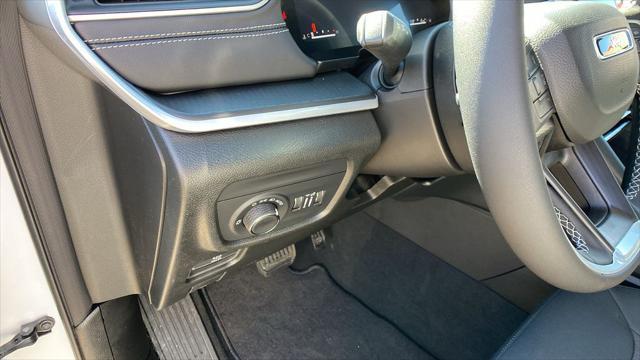 new 2025 Jeep Grand Cherokee L car, priced at $37,909