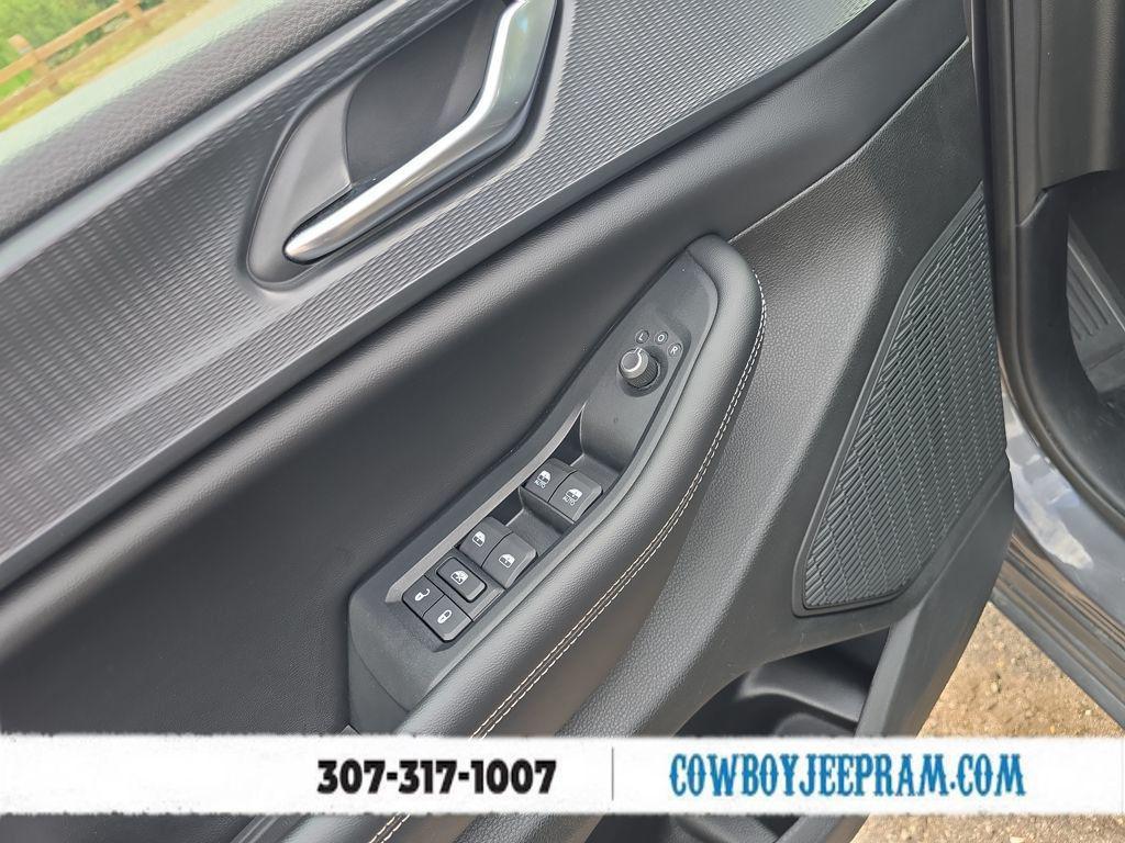 used 2023 Jeep Grand Cherokee L car, priced at $27,588