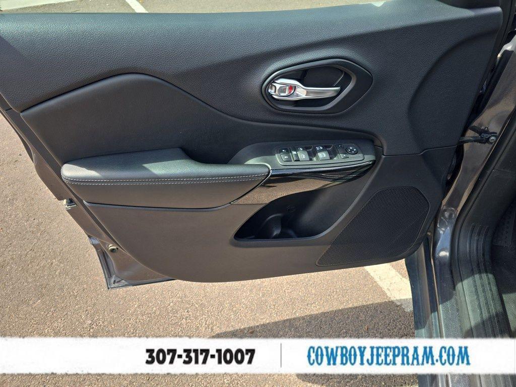 used 2023 Jeep Cherokee car, priced at $24,679