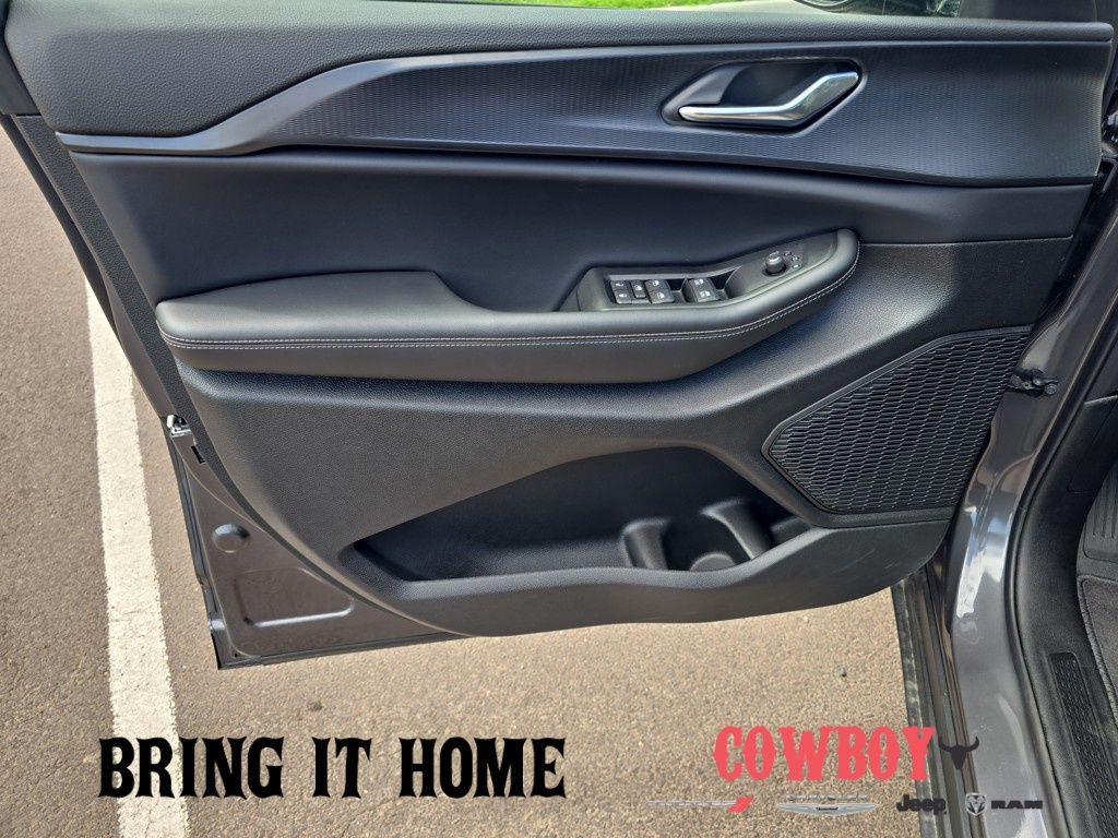 new 2025 Jeep Grand Cherokee L car, priced at $43,440