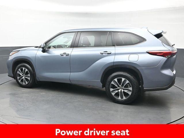 used 2022 Toyota Highlander car, priced at $33,994