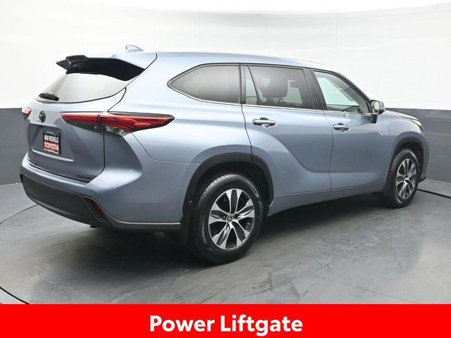 used 2022 Toyota Highlander car, priced at $33,994
