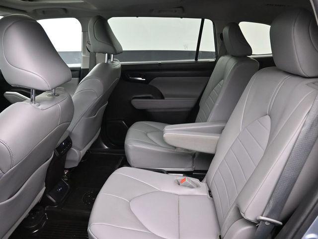 used 2022 Toyota Highlander car, priced at $33,994