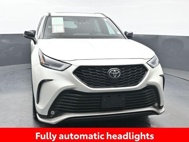 used 2022 Toyota Highlander car, priced at $37,418