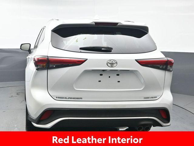 used 2022 Toyota Highlander car, priced at $37,418