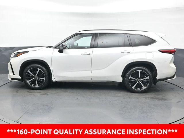 used 2022 Toyota Highlander car, priced at $37,418