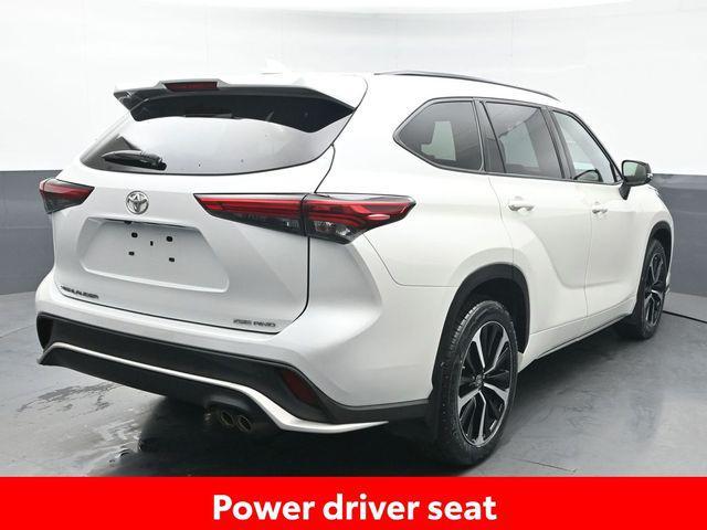 used 2022 Toyota Highlander car, priced at $37,418