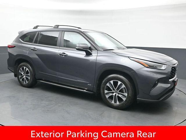 used 2023 Toyota Highlander Hybrid car, priced at $41,998