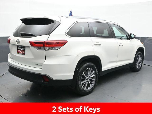 used 2019 Toyota Highlander car, priced at $29,985