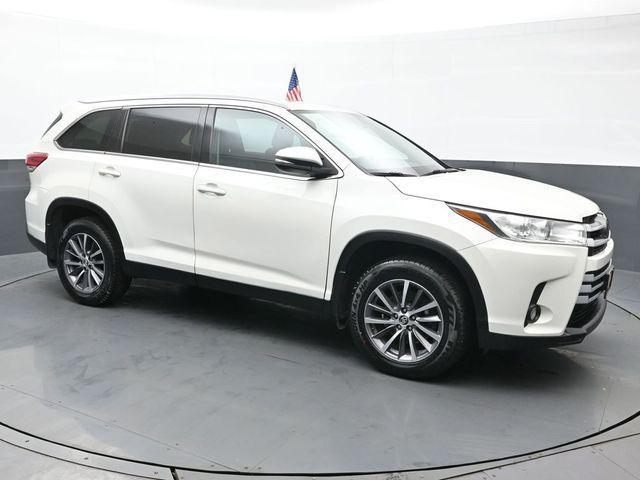 used 2019 Toyota Highlander car, priced at $29,985