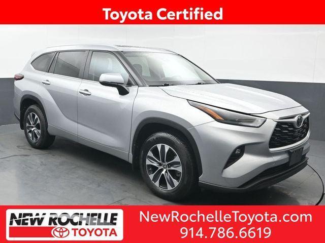 used 2024 Toyota Highlander car, priced at $41,998