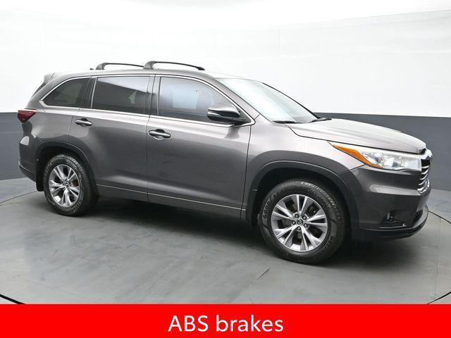 used 2016 Toyota Highlander car, priced at $20,980