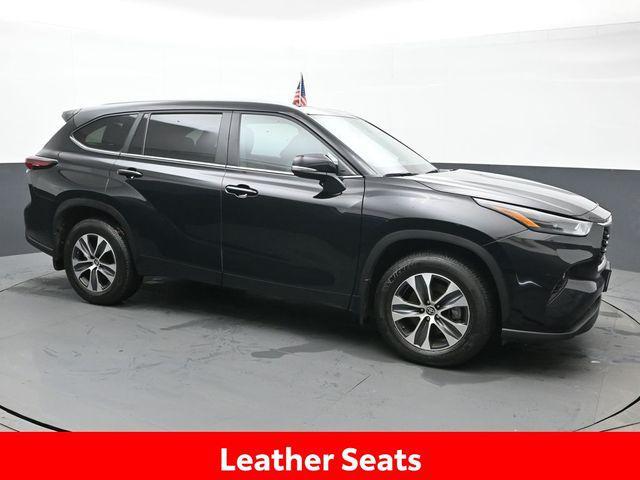 used 2024 Toyota Highlander car, priced at $42,995