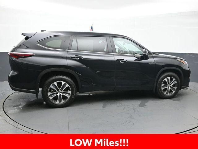 used 2024 Toyota Highlander car, priced at $42,995