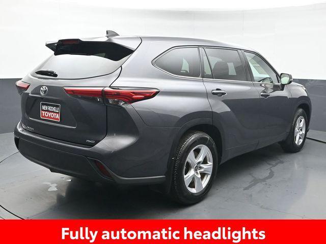 used 2022 Toyota Highlander car, priced at $26,998